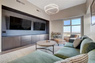 Photo #6: 2296628 Listing