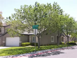 Photo #1: 2296649 Listing