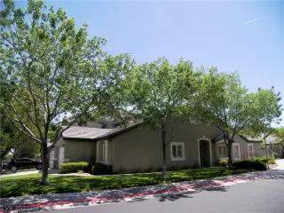 Photo #2: 2296649 Listing