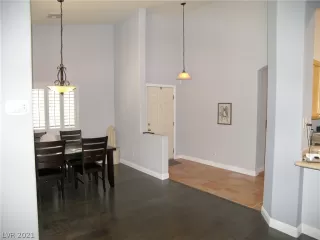 Photo #3: 2296649 Listing