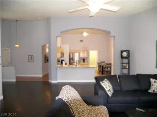 Photo #6: 2296649 Listing