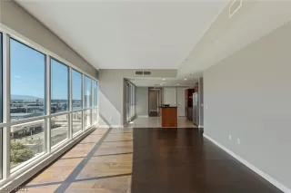 Photo #4: 2296655 Listing