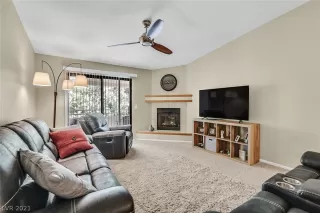 Photo #3: 2296685 Listing