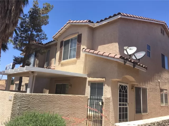 MLS: 2296732 Condo For Sale