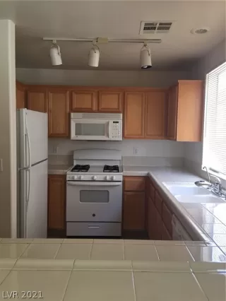 Photo #4: 2296732 Listing 