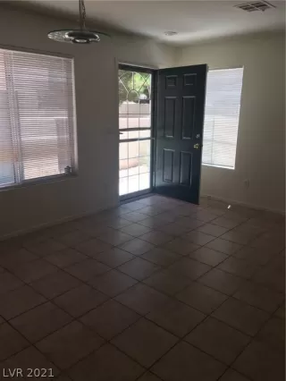 Photo #5: 2296732 Listing 