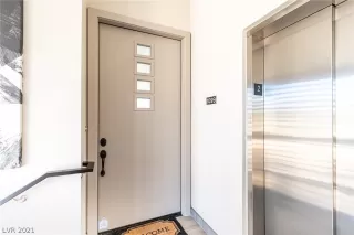 Photo #2: 2296744 Listing