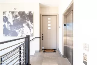 Photo #3: 2296744 Listing