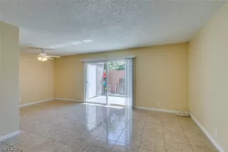 Photo #3: 2296747 Listing