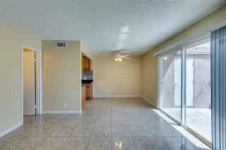 Photo #4: 2296747 Listing