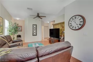 Photo #5: 2296753 Listing