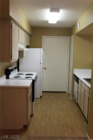 Photo #4: 2296859 Listing