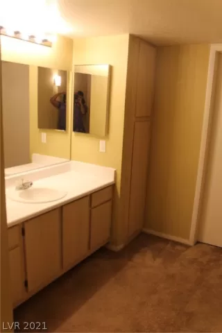 Photo #5: 2296859 Listing