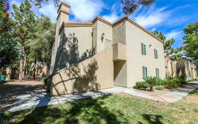 MLS: 2296869 Condo For Sale