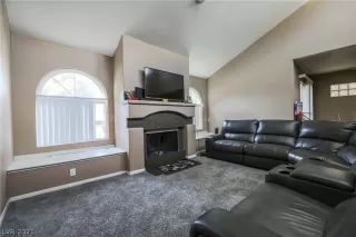 Photo #3: 2296869 Listing