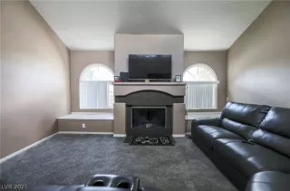 Photo #4: 2296869 Listing