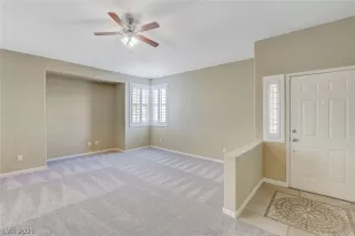 Photo #6: 2296875 Listing