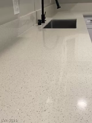 Photo #6: 2296888 Listing