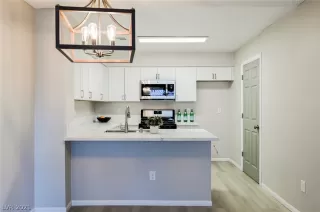 Photo #2: 2296957 Listing