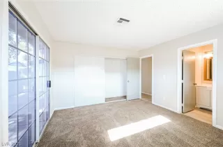 Photo #6: 2296957 Listing