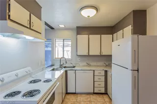 Photo #1: 2296969 Listing