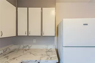 Photo #6: 2296969 Listing