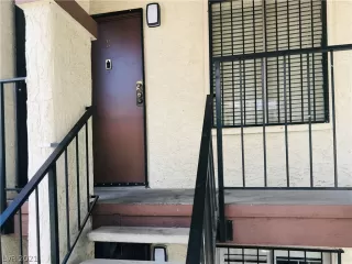 Photo #2: 2296981 Listing 