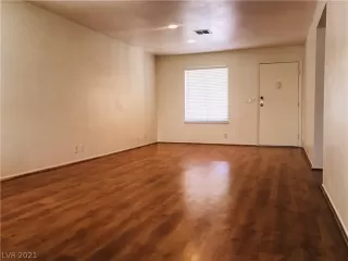 Photo #3: 2296981 Listing 