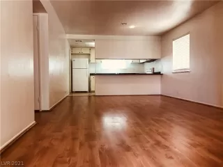 Photo #4: 2296981 Listing 