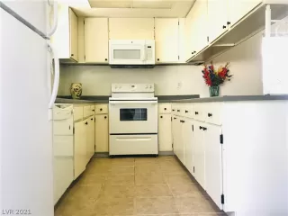 Photo #5: 2296981 Listing 