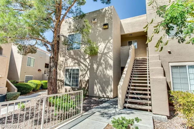 MLS: 2297000 Condo For Sale