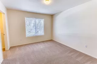 Photo #4: 2297000 Listing