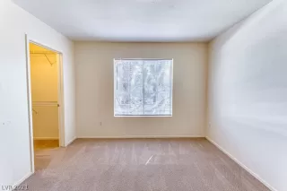 Photo #5: 2297000 Listing