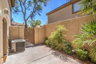 Photo #3: 2297045 Listing