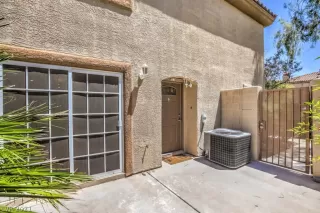 Photo #4: 2297045 Listing