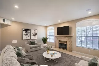 Photo #5: 2297045 Listing