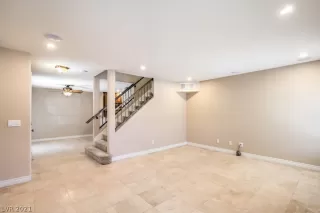 Photo #6: 2297045 Listing