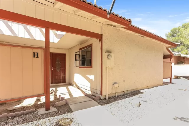 MLS: 2297070 Condo For Sale