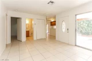 Photo #2: 2297070 Listing