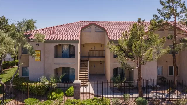 MLS: 2297101 Condo For Sale