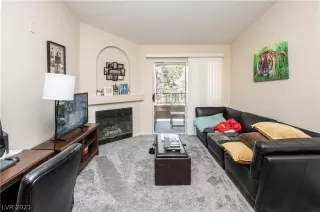 Photo #3: 2297101 Listing