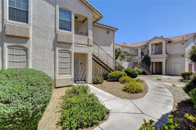 MLS: 2297111 Condo For Sale