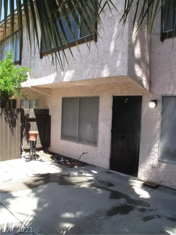 MLS: 2297115 Condo For Sale