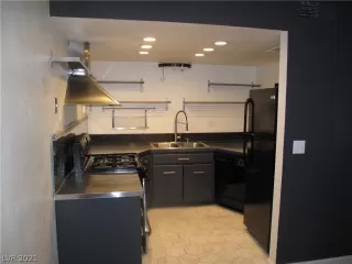 Photo #1: 2297115 Listing