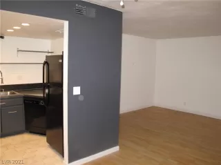 Photo #6: 2297115 Listing