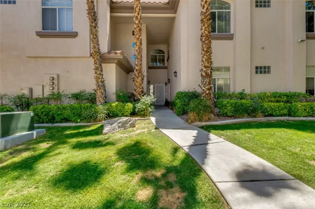 MLS: 2297119 Condo For Sale