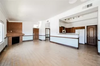 Photo #3: 2297138 Listing