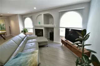 Photo #4: 2297152 Listing