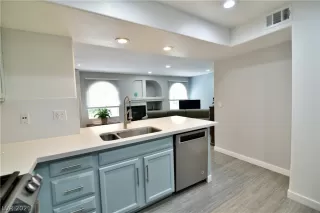 Photo #6: 2297152 Listing