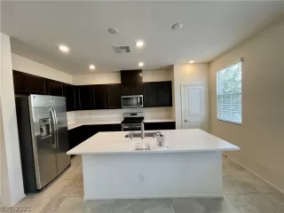 Photo #5: 2297189 Listing 